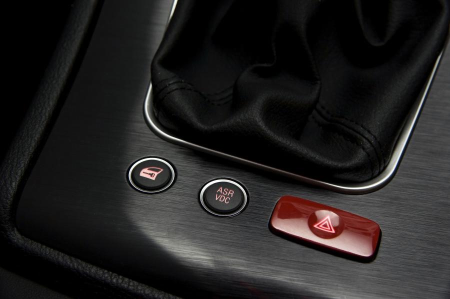 Детали интерьера Alfa Romeo 159 Ti (939A) 2008 года  (ZA) (фото 21 из 27)